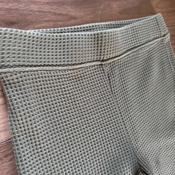 Aerie | S High-Waisted Waffle Flare Pants Olive Green - Picture 8 of 8